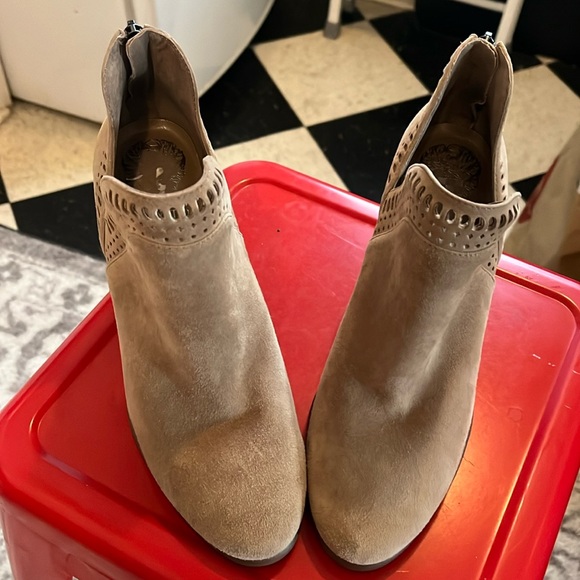 Vince Camuto Boots - Picture 1 of 3